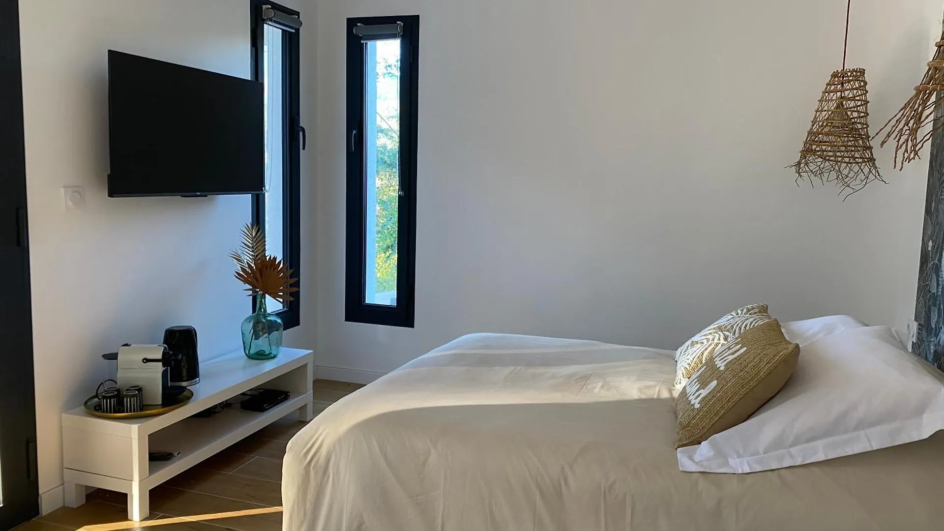 La Belle Vue Hotel Cuers 0*,