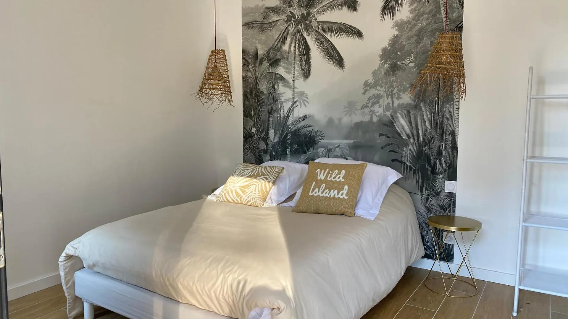 La Belle Vue Hotel Cuers 0*,  France